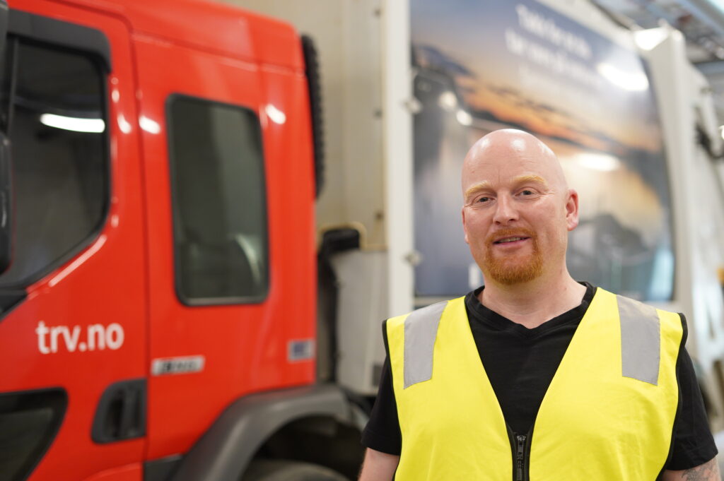 Kenneth holdt hodet kaldt da det begynte å brenne i bilen 1