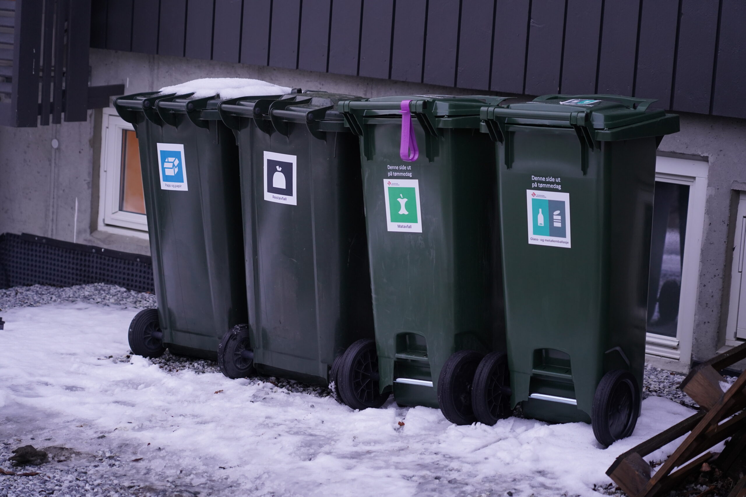 Storprosjektet er i gang – denne uka plasserte vi ut de første nye beholderne 